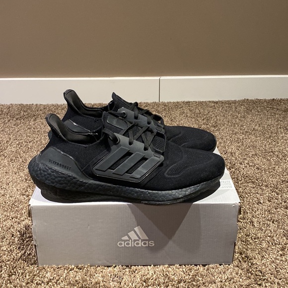 Adidas Ultraboost 22 “All Black” - Picture 2 of 10